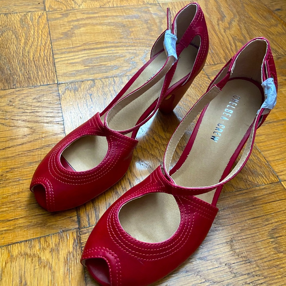 Chelsea Crew Natasha looped peep toe heels